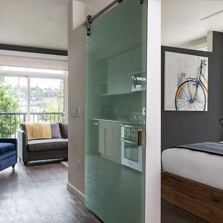 Domicile Suites At Marina Slu Seattle Buitenkant foto