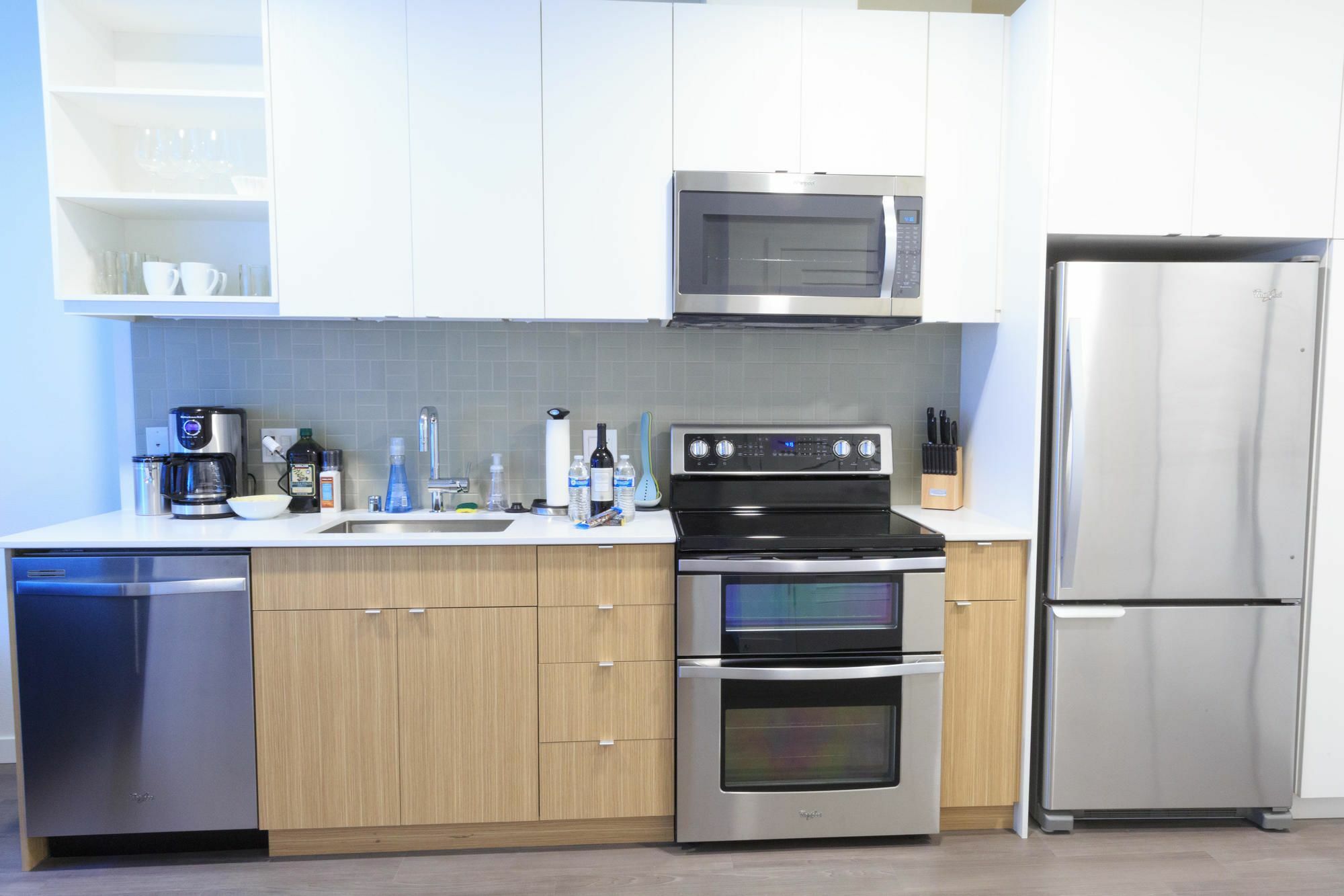 Domicile Suites At Marina Slu Seattle Buitenkant foto